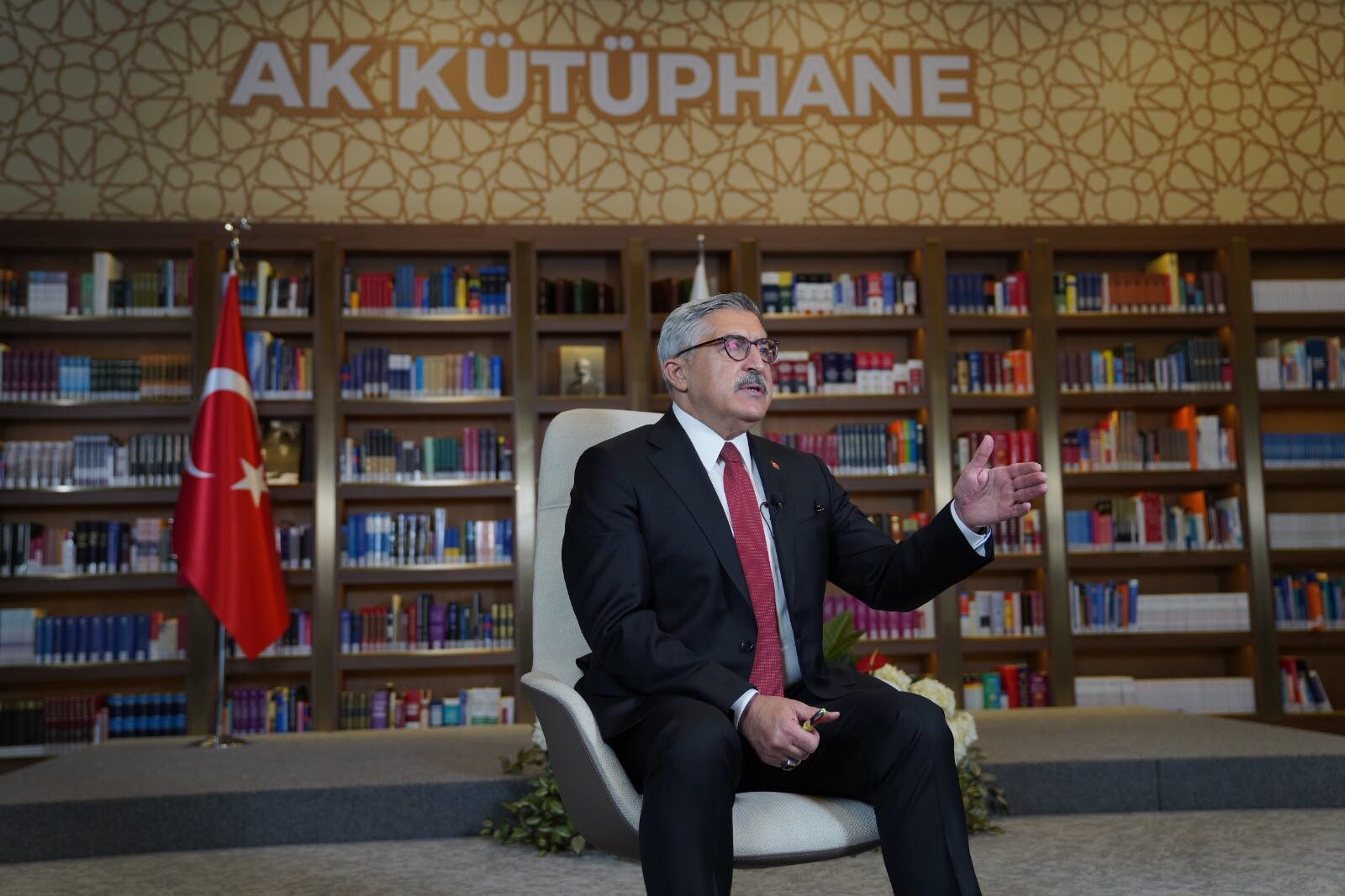 AK Parti'nin 25. kuruluş yıl dönümünde Anadolu Ajansı'na değerlendirme, AK Kütüphane